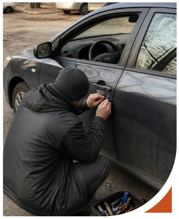 Профессиональное вскрытие автомобиля Тойота без повреждений в Чистополе